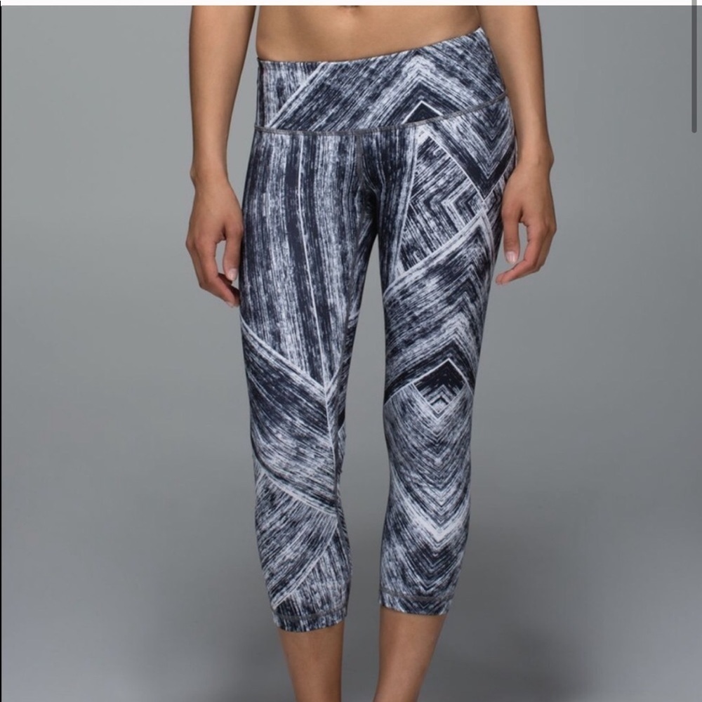 Lululemon Geometric Crops